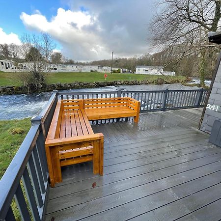 Caeathro Stunning 3 Bed Riverside Cabin In Snowdonia מראה חיצוני תמונה