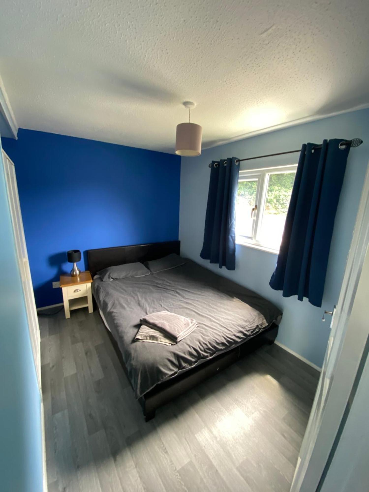 Caeathro Stunning 3 Bed Riverside Cabin In Snowdonia מראה חיצוני תמונה