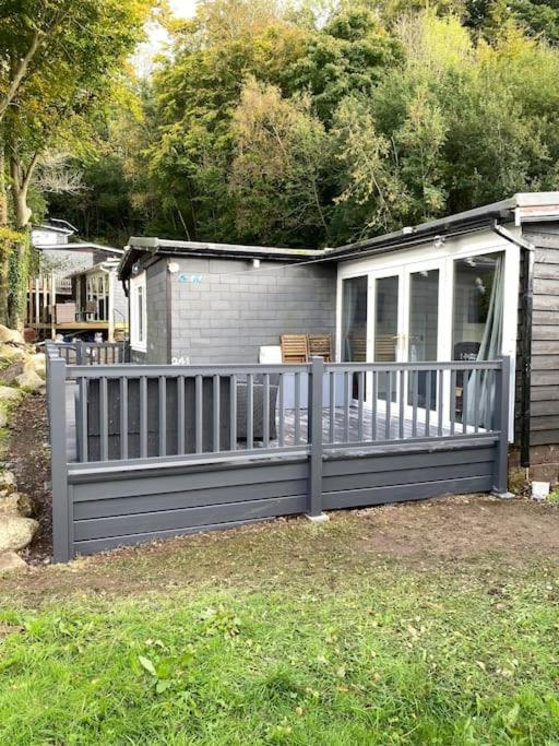 Caeathro Stunning 3 Bed Riverside Cabin In Snowdonia מראה חיצוני תמונה