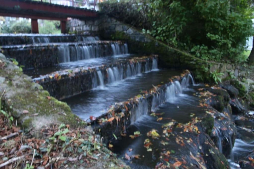 Caeathro Stunning 3 Bed Riverside Cabin In Snowdonia מראה חיצוני תמונה
